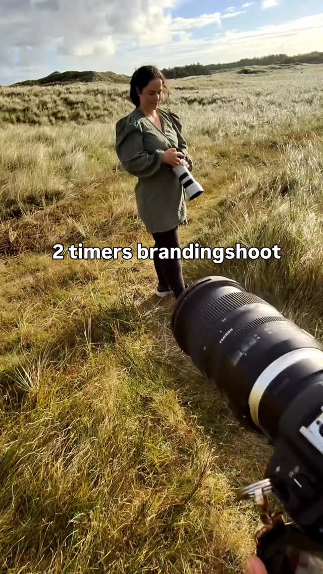 Altid en kæmpe ÆRE at må få lov at fotografere andre dygtige fotografer! 🥹😍🙌🏼
Sådan et 2-timers brandingshoot med en anden fotograf, går altid aaaalt for hurtigt og ofte går vi også over tid, fordi det giver anledning til en masse sparring og snakken går når man nørder (og arbejder) med det samme 🤭📸
Tak for tilliden @de.sma.ojeblikke - og at tage turen helt til det jyske! Det var simpelthen en så hyggelig dag! 🌾🌊🐚
#brandingfotograf #fotograf #brandingbilleder #kvindeligiværksætter #personligbranding