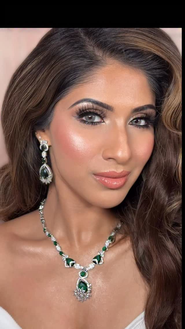 “I want simple makeup please.”
What most brides mean is:
Soft. Glowy. Polished. Effortless.
What that actually requires?
Layering.
Skin correction.
Texture refinement.
Strategic placement.
Light reflection control.
Structure without heaviness.
Natural-looking bridal makeup is often the most technical to execute.
Because it’s not about covering your face.
It’s about perfecting your skin without looking perfected.
Every skin is different - pigmentation, texture, dehydration, hormonal blemishes, uneven tone - and creating a seamless, radiant finish takes product knowledge, layering discipline and restraint.
If a bride has flawless skin, yes, that can be “simple.” But for most brides, soft glam is precision artistry.
Clean girl bridal doesn’t mean no makeup.
It means makeup done so well you can’t see the work.
That’s the difference✨
Soft bridal glam for the bride who wants to look like herself… elevated.
Feat. @r.m.lavi @vahini_fashions
Soft bridal glam, Natural bridal makeup London, Clean girl bridal look, Luxury bridal makeup artist UK, Polished wedding makeup, Skin-focused bridal makeup, Elevated minimal bridal glam, Modern bride makeup inspiration
Glowy wedding day makeup, Asian bridal soft glam, Bridal makeup artist near me, Luxury wedding makeup UK, Professional bridal MUA London