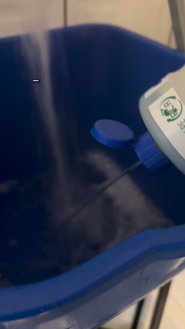 Vorbereitung ist alles !
Lappen einweichen, Auto packen – und ab auf Reinigungstour #keepitclean #hausmeisterservice #reinigung #immobilien #cleantok