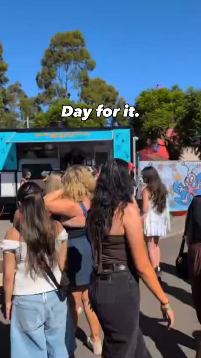 Could not get more perfect weather or vibes @lanewayfest!!! Come eat tacos.