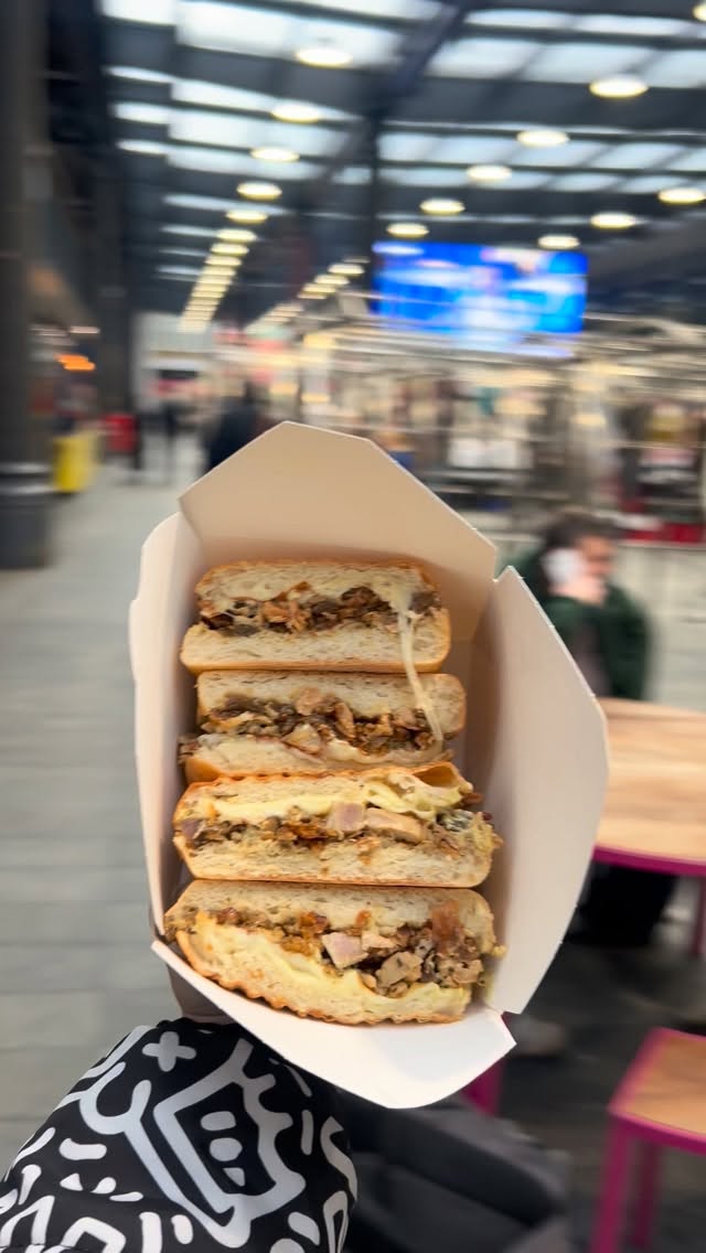 ❤️ VALENTINE’S DAY 2 FOR 1 ❤️
Follow us,
Like this post,
Tag your loved one 🥰
Show it at payment and enjoy your 2 for 1 panini 🫶
Love is better when shared.
Feb 14 • Spitalfields Market