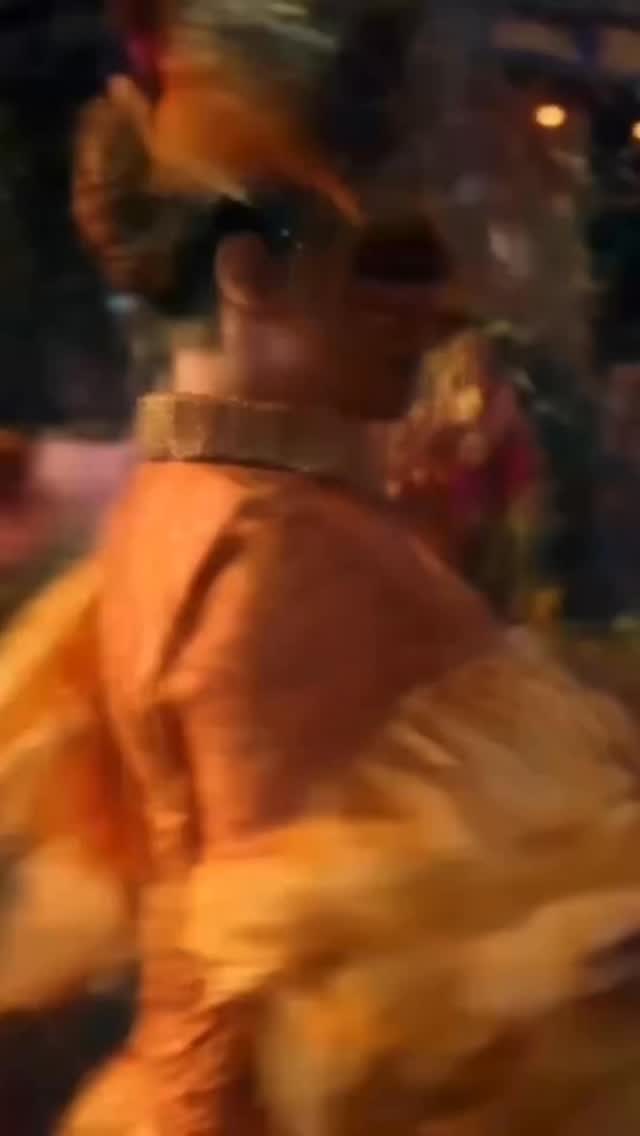 Se você fez aumento peniano, ou está pensando em fazer, alguns cuidados fazem toda
a diferença para cair na folia com segurança e conforto.
Primeiro: aproveite, mas com consciência.
Excesso de impacto, traumas ou situações extremas não combinam com um
procedimento recente. Resultado bonito também exige responsabilidade.
Segundo: hidratação não é só estética, é técnica.
Sol, álcool e desidratação afetam o corpo inteiro, inclusive a estabilidade do ácido
hialurônico.
Água, eletrólitos e cuidado diário ajudam a manter o resultado firme, uniforme e
previsível.
Terceiro: Carnaval é sempre com preservativo.
E se você passou por aumento peniano, atenção:
use preservativo Extra Grande.
Mais conforto, mais segurança, menos risco de compressão ou desconforto.
Carnaval passa.
Resultado bem cuidado fica.
Curta. Hidrate. Proteja.
Seu corpo agradece, e seu resultado também.