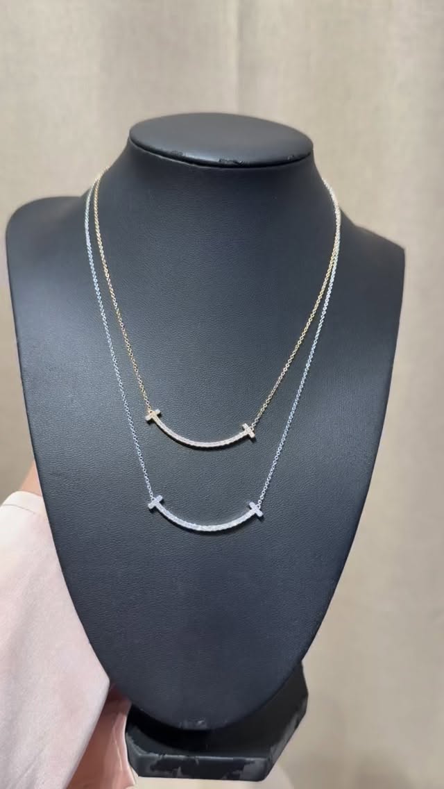 0.430 ct natural diamonds
VVS, Color G-H
14K 2.22g
PHP 38,000