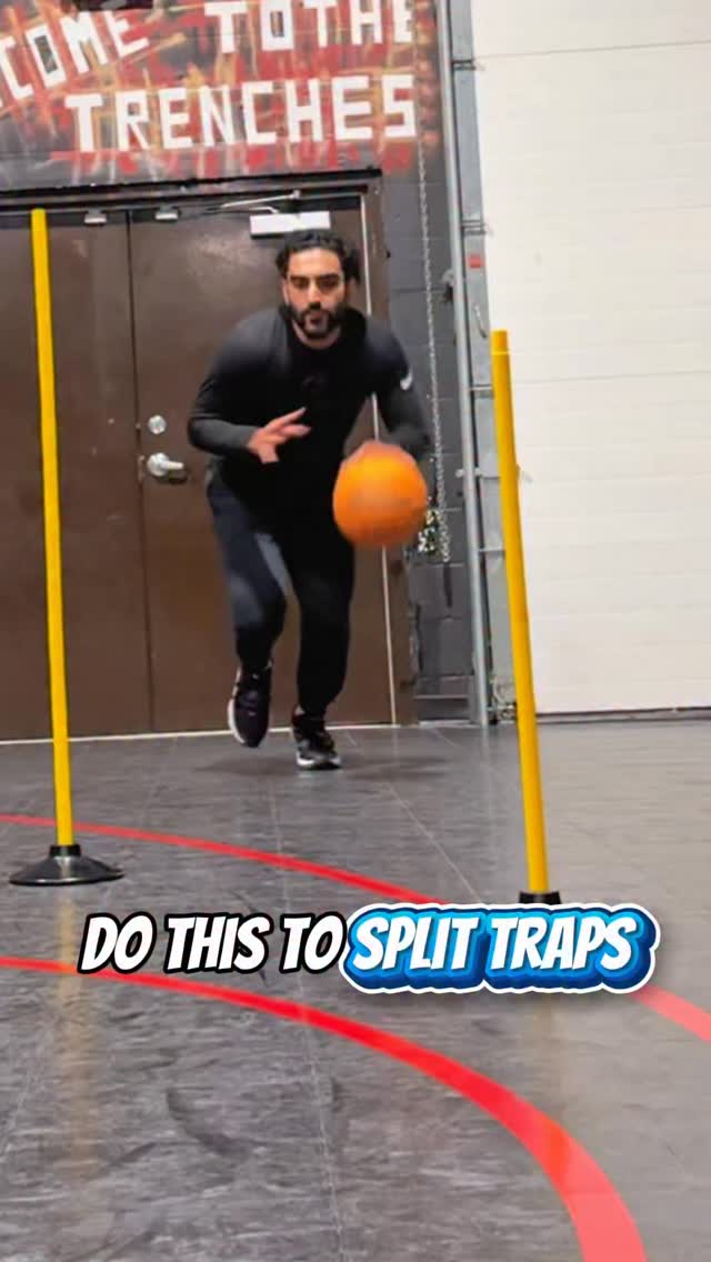 Do this to SPLIT TRAPS!!! 🏀🎒🔥 Comment the word “skills” to receive a FREE online basketball workout💯🤝
#basketballmoves #handles #basketballtraining #basketballdrills #basketballtips