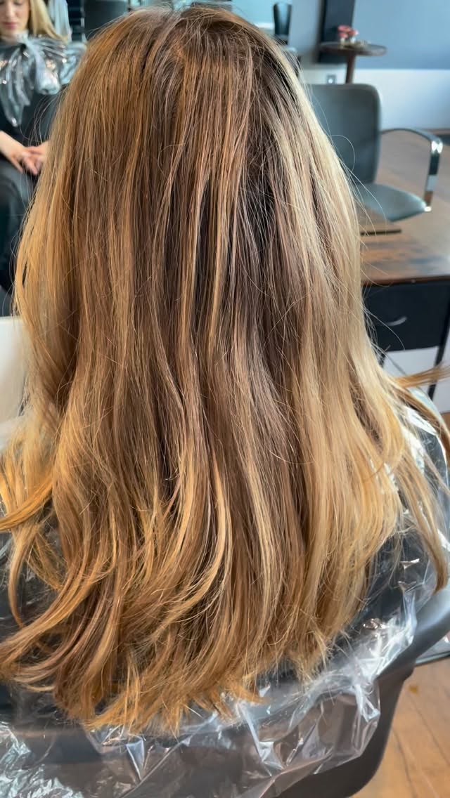 Our specialty a soft blonde balayage ✨
@evohair
@revlonprofessionaluk
@olaplex
Appointments can be made online. Link in bio.
.
.
.
.
.
.
.
.
.
.
.
.
#baliage #blondehair #hairdresser #like4like fashion