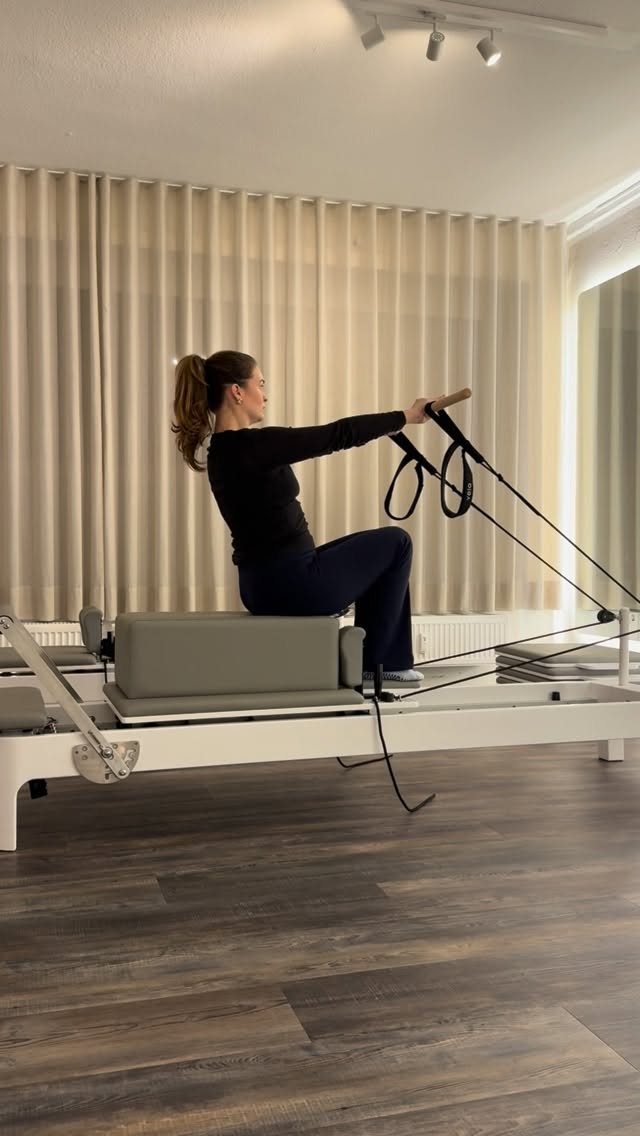 Longbox Session 🩶
#pilates #reformerpilates #reformer #modernpilates #greven