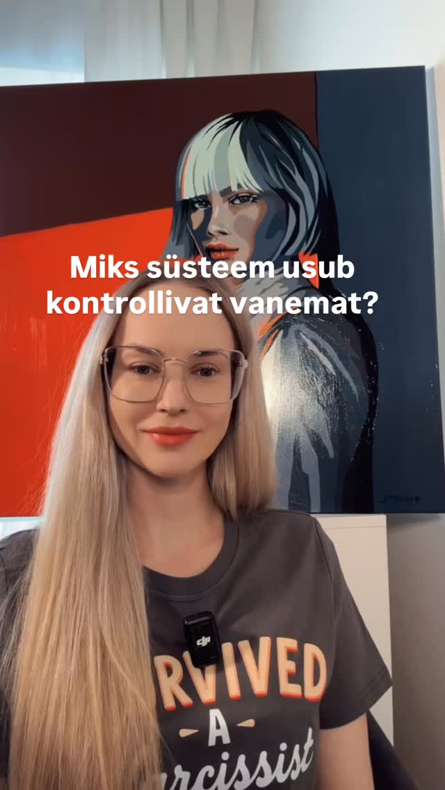 Kohtus ja laste heaoluga tegelevate spetsialistidele loeb sageli see, kes räägib rahulikumalt.
Aga trauma ei ole alati rahulik.
Inimene, kes on aastaid elanud surve, kontrolli või psühholoogilise vägivalla all, ei pruugi kõlada tasakaalukalt.
Tema närvisüsteem on häireseisundis.
Ja see ei ole iseloomuviga.
See on kohanemine pikaajalise stressiga.
Samas võib kontrolliv inimene tunduda väga korrektne, loogiline ja koostöövalmis.
Ta teab, kuidas narratiivi juhtida.
Kui spetsialist hindab ainult seda, kes tundub stabiilsem,
aga ei analüüsi mustrit ja dünaamikat, siis võib otsus minna lapse jaoks ohtlikku suunda.
Kõrge konflikt ei tähenda automaatselt võrdset vastutust.
Mõnikord tähendab see, et üks reageerib ja teine juhib.
See eristus on kriitilise tähtsusega lapse jaoks.
Kas sa tahad, et maal mul selja taga oleks Sinu oma? Kirjuta @jaanatenno_
#lahutus #coercivecontrol #laps #trauma #nartsissist