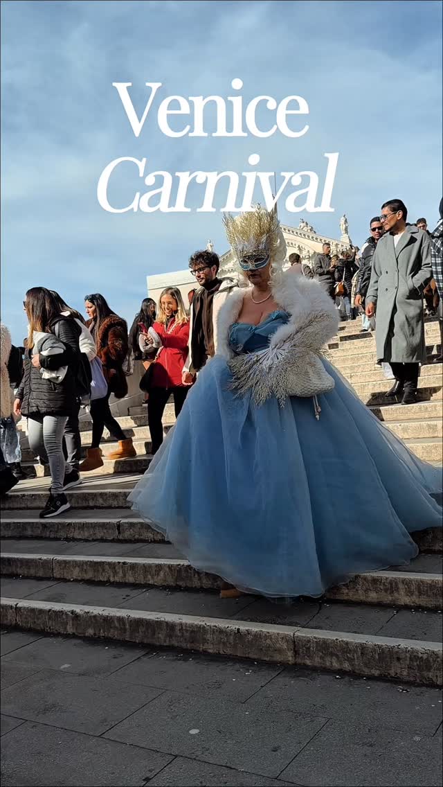 The magic of the Venice Carnival. 🎭
#venicecarnival #costume #veneziacarnevale #tejasalonas
