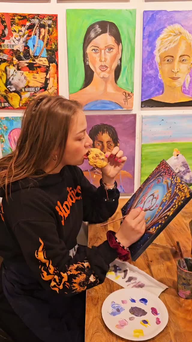 Painting just got sweeter - We are now selling cookies! 🍪❤️ Perfect for a Valentine’s treat 💘
Grab yours at your next Art Play visit
#artplay #artplaylondon #cookiesofinstagram #artcafe
