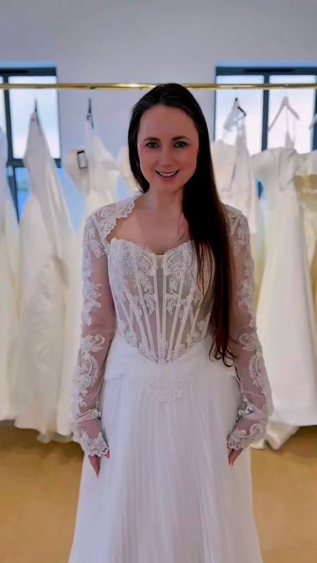 A little glimpse at some of the breathtaking Evie Young gowns arriving in store ✨🤍
We’re hosting an exclusive Evie Young preview event, giving you early access to the newest designs before anyone else..
Here’s what’s included during the event:
• 10% saving on your Evie Young gown
• A complimentary gift with your purchase
• Your own private one-to-one bridal styling experience
Join us this February for a week dedicated to modern, luxury bridal fashion.
📅 Monday 16th – Saturday 21st
Spaces are booking up quickly and appointments are limited. Reserve your bridal consultation through our website and let’s find the dress that feels like the one ❤️
#irishbride #2026bride #2027bride #evieyoungbridal