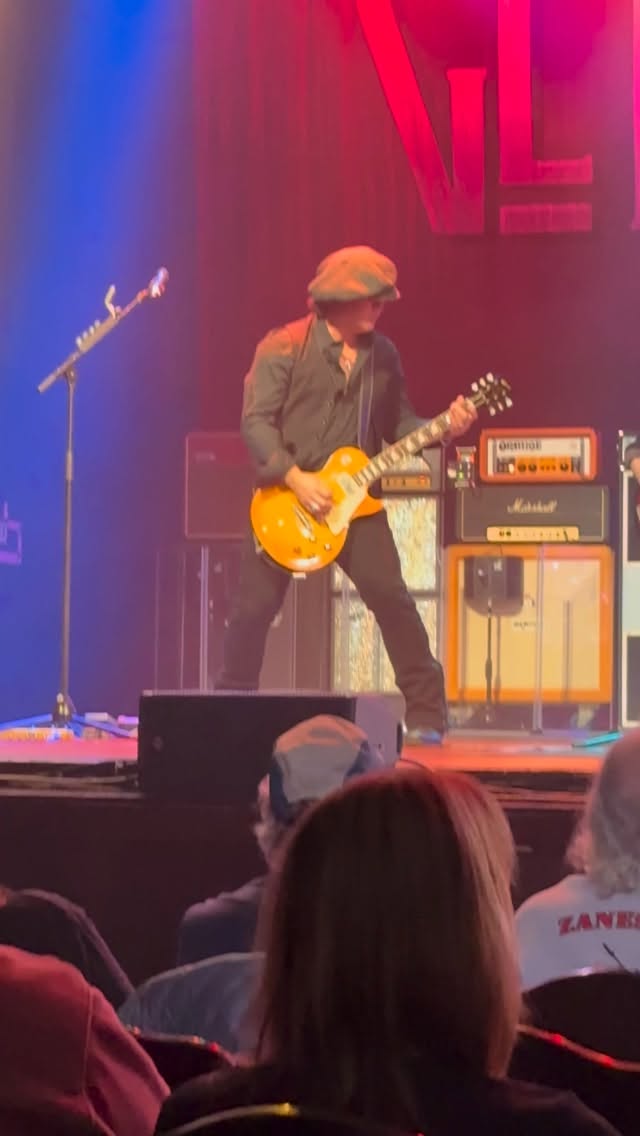 @tommyzamp and @gettheledout amazing open @midlandtheatre ❤️