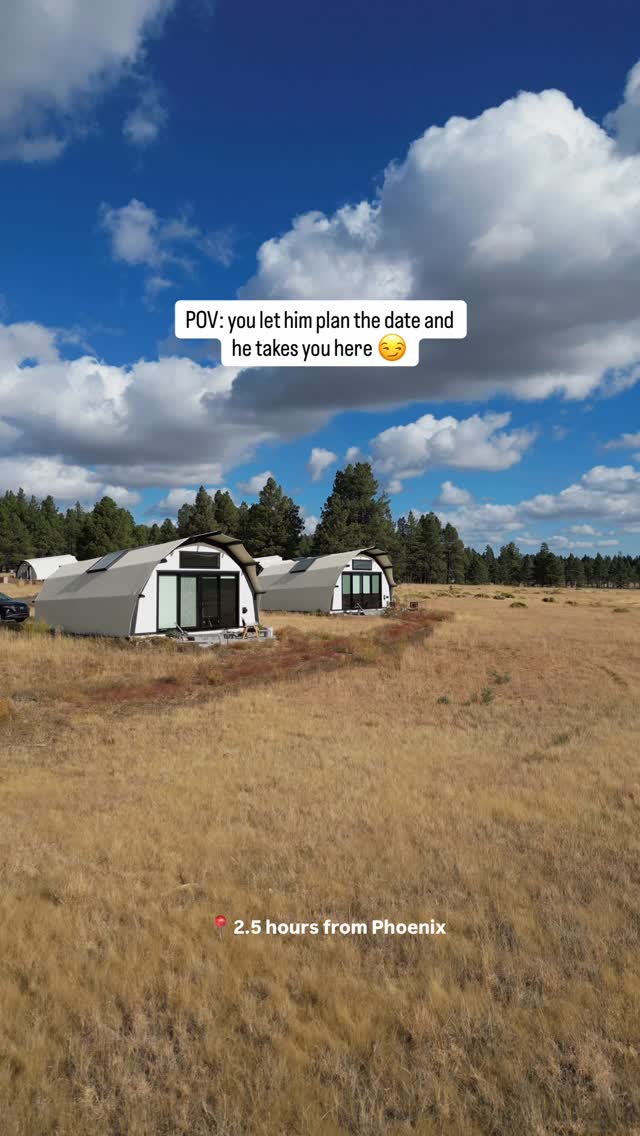 When he plans the date and NAILS it š
Comment STAY and weāll DM you the link to book the perfect trip your partner will love!
Side note that always shocks people (because⦠Arizonašµ): Backland Luxury Nature Resort is actually a summer escape from the heat. š²
High elevation = average highs around 82°.
And yesāevery suite has A/C and heat š