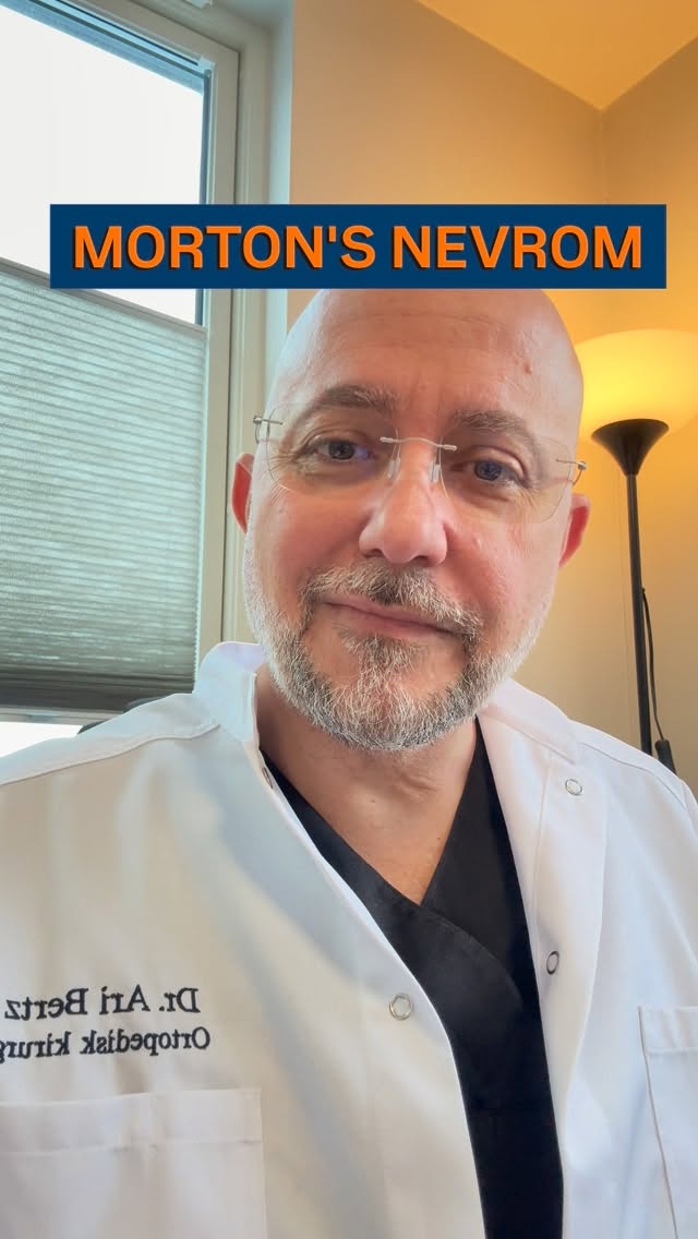 MR er et verktøy. Ikke en fasit.
Ved Mortons metatarsalgi kan MR være helt normal, selv om symptomene er tydelige.
Det betyr ikke at smerten din ikke er reell.
Diagnosen stilles ofte gjennom:
• Typisk sykehistorie
• Smerte ved kompresjon av forfoten
• Stråling ut i tærne
Det krever erfaring og en strukturert klinisk undersøkelse.
Ikke la et negativt MR-svar stoppe videre utredning hvis symptomene dine passer.
#mortonsmetatarsalgi #mortonsnevrom #forfoten #fotspesialist