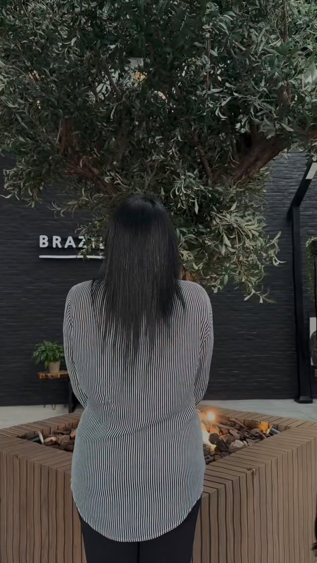 A stunning transformation with black hair extensions by our professional hairdresser stylist, Sabrina 🖤💇♀️✨
Intense shine, flawless length, and powerful volume — the ultimate look for bold elegance and confidence! 💫
تغيير مذهل باستخدام إطالة الشعر باللون الأسود من تنفيذ مصممة الشعر المحترفة سابرينا 🖤💇♀️✨
لمعان قوي وطول مثالي وكثافة رائعة تمنحكِ إطلالة أنيقة وجذابة! 💫
Professional Hairdresser Stylist: Sabrina
📍 Brazil Studio Salon – Riyadh • Bahrain • Al Khobar
💌 Book your appointment and elevate your look with stunning black extensions!
#HairExtensions #BlackHair #تطويل_الشعر #ستايل #ج