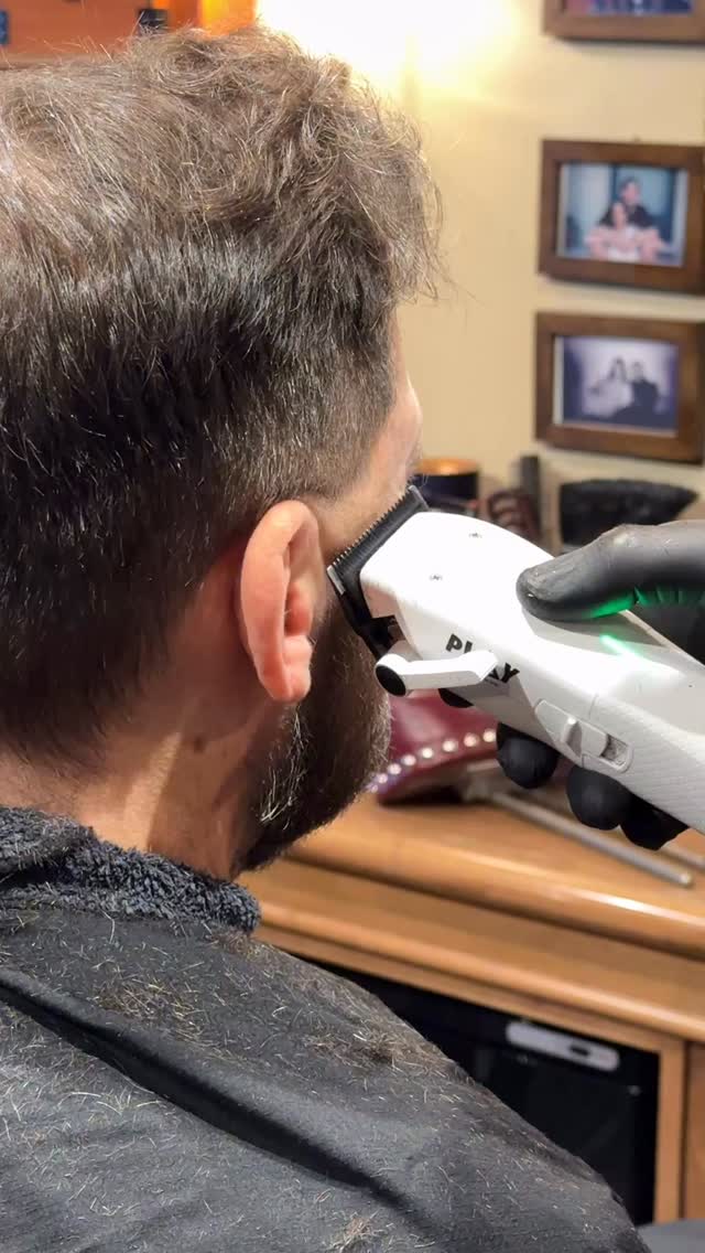 Elevate your barbershop experience 💈
Book with us using the link in our bio
#bostonbarber #barberconnect #menshaircut