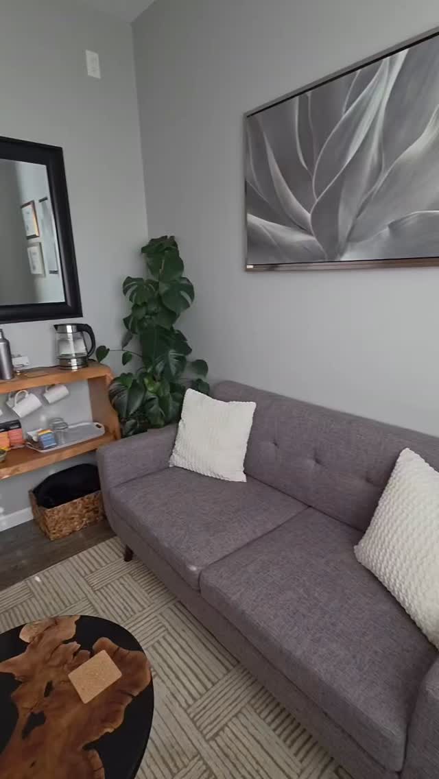 Stunning counselling room upgrades with @lisa_clarabut_counselling at @back2backchiro! I can't wait for clients to enjoy this beautiful addition!✨
.
.
#counselling #registeredclinicalcounsellor #westshorechamberofcommerce
#bcacc
#victoriabc