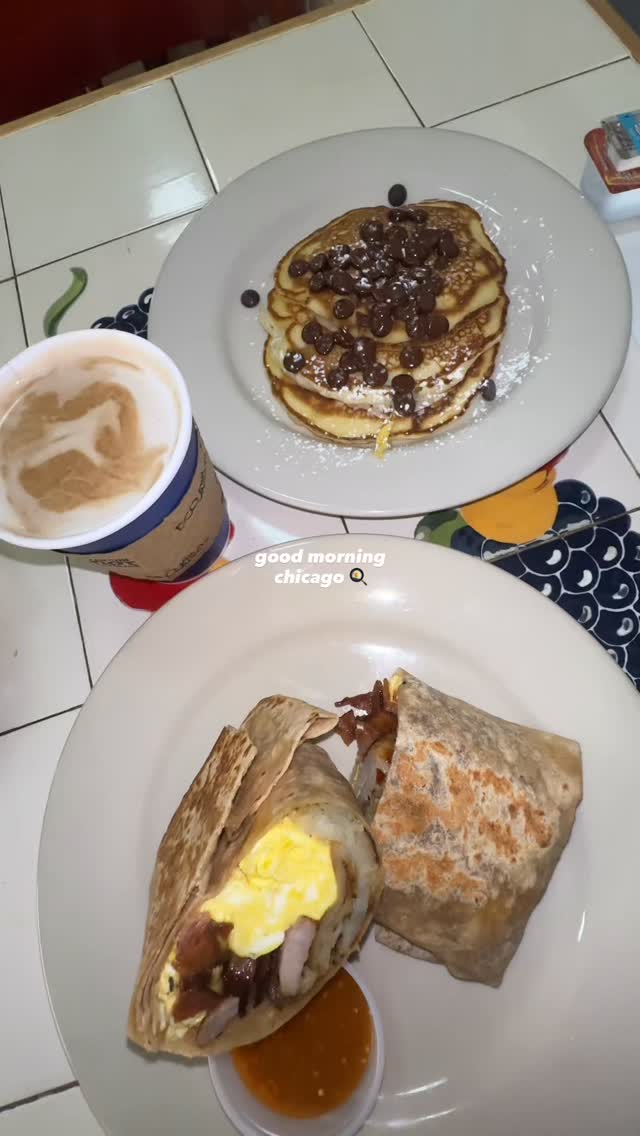 Looking for your next breakfast spot in river north? @bretts.kitchen has the best chocolate chip pancakes and the breakfast burrito was delicious!! 🍳🥞☕️
#chicago #chicagofood #chicagofoodie #chicagorestaurants #chicagobreakfast