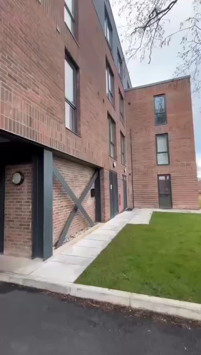 New Development – Victoria Apartments, Scholes Lane, St. Helens, WA10 3NU 🏢
Available now for £955 PCM, Neil Robinson is thrilled to present a top-floor three-bedroom apartment finished to an exceptionally high standard.
We’ll be hosting two open days at the start of April – don’t miss your chance to see it in person. Please note, CGI images are for illustration only; apartments will be let unfurnished.
📞 Contact us today to arrange a viewing!
https://www.rightmove.co.uk/properties/167476607#/?channel=RES_LET