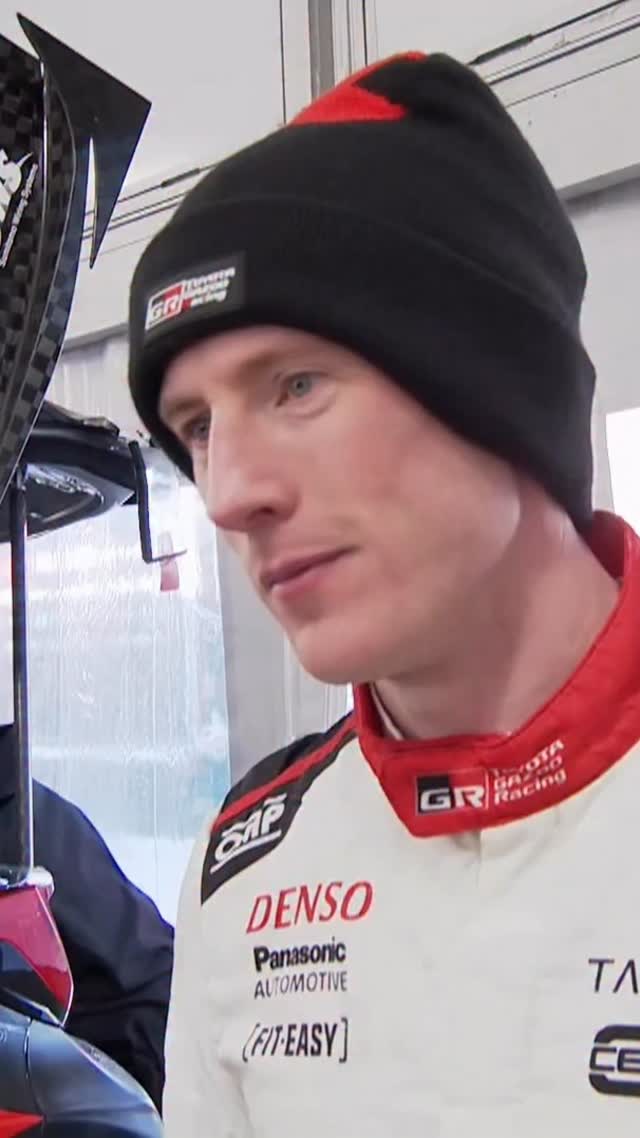 The secret’s out 👀😂
#EE33