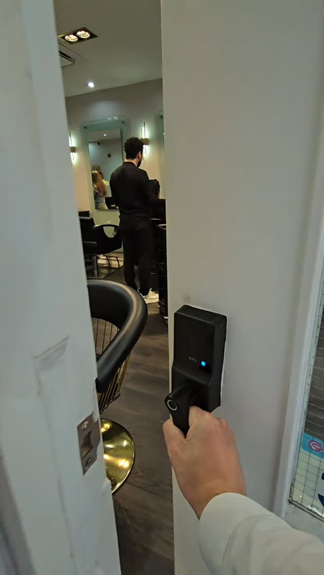 A little moment from my day in the salon 🤍
I love how I look after my wonderful regular clients. We always have the best conversations .
Today’s guest is a very knowledgeable journalist, so our chats about what’s happening in the world are always interesting .
Today’s service was just a small trim to keep the hair in perfect shape and my client always looking effortlessly striking and beautiful -with a little Prosecco on the side 🥂✨
#Marylebone
#MaryleboneSalon
#MaryleboneHair
#LondonHairSalon
#CentralLondonSalon