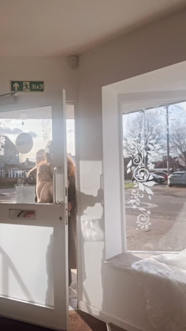 Love a busy & productive Saturday…definitely takes some energy lifting those ballgowns 🤣🩵xx