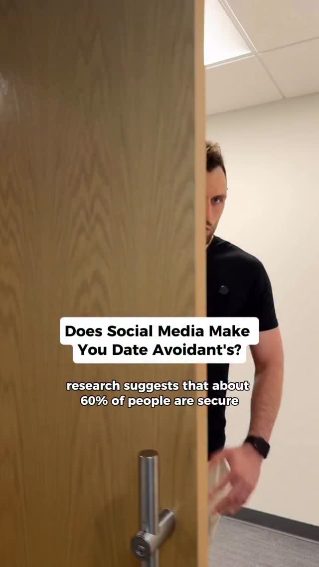 Most people are secure, but your social media feed just isn’t.
When your brain is constantly flooded with anxious or avoidant attachment content, it starts scanning for it in real life.
Not because it wants pain, but because familiarity feels safe.
Secure people aren’t rare.
They’re just quiet.
And calm doesn’t compete with chaos for attention.
#secureattachment #dating #attachment
#relationships #datingadvice