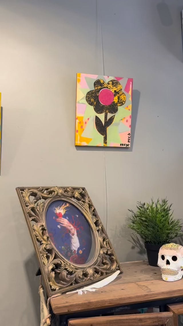 C’était très chouette aujourd’hui ! Un grand Merci !
L’expo de FredePoc reste en place 1 mois ainsi que ces créations : Oracle, bougies, linogravure ….✨❤️
#oracle #guidance #lecturecarte #linogravure #Fredepoc