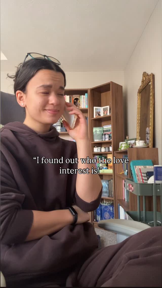 No hate to the blond baddies 😔
Hi, I’m Megan! I’m an author out on submission with a YA contemporary novel where—you guessed it—the love interest is a brunette.
#yanovel #romancebook #yaromance young adult romance books, young adult novels, young adult author, agented author, aspiring author