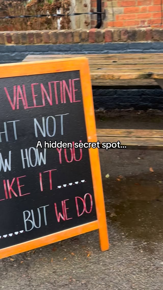 At the back of this gorgeous coffee house is a secret door to peace… well yoga! Did you know this little secret? ☕️
#coffee #yoga #twyford #localbusiness #hiddenspot