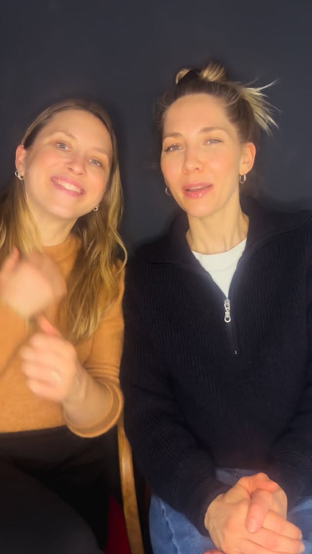 Liebe Jecken,
Auch von uns noch Happy Karneval! Wir hoffen ihr feiert fröhlich und sicher und bleibt gesund 🤞🏻
Wir haben auch schon fleißig „gekarnevalt“ und freuen uns jetzt darauf euch den Rosenmontag noch mit dieser Nachricht zu versüßen! Wir feiern wieder den „Raum für Muddi“ am 28. Februar im VOIICES Studio in Immekeppel!
Seid ihr dabeiiii?
Wir freuen uns schon auf euch! Cheers!
H & V
🍋 🍃
#voiices #singen #muddis #stimme #wellness