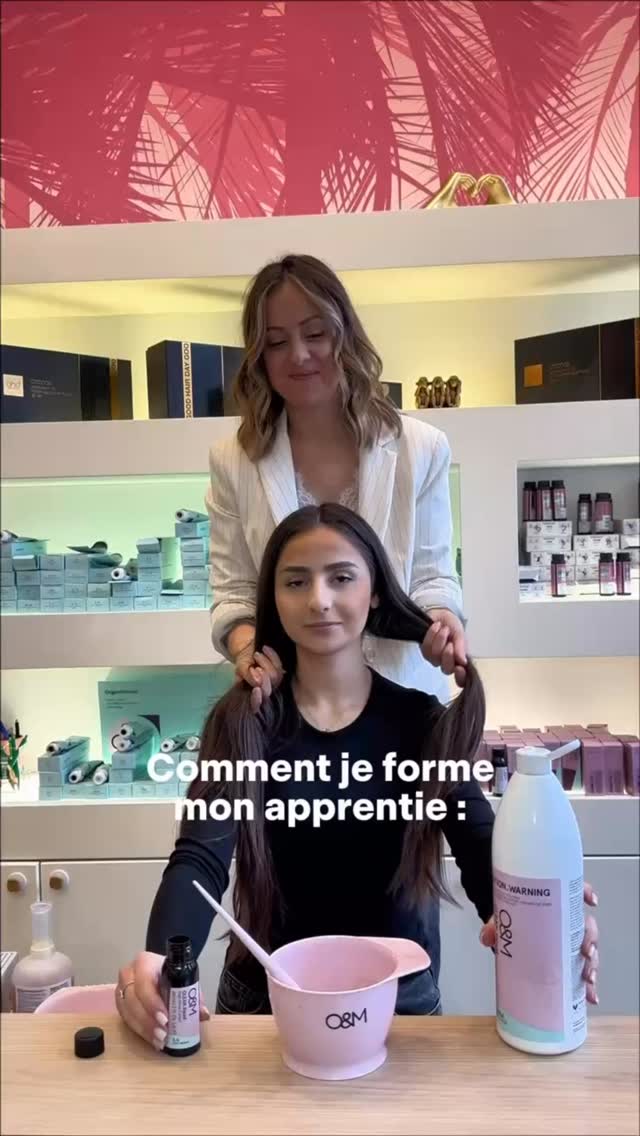 La recette ? 👩🍳
Un peu de technique… beaucoup de passion. 🥰
Et bien sure de bons produits
#coloristelyon #formatrice #apprentissage