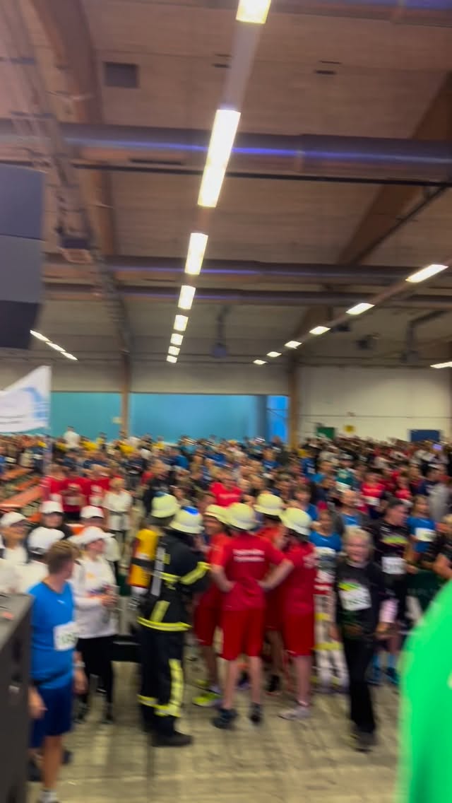 Pilau, Helau, Alaaf und dreifach Pfälzerwald! 🥳🍾
Der Pfälzerwald-Marathon schmeißt die Konfetti-Kanonen an, denn ab sofort bis zum 21.02.2026 heißt es: Du meldest, wir sagen Prost! 🥂
Egal ob Marathon, Halbmarathon oder Marathonstaffeln… Alle, die sich in diesem Zeitraum anmelden, bekommen bei der Abholung der Startunterlagen im September eine Flasche Sekt gratis dazu.
Und jetzt… Stößchen! Apropos, Eure Kostüme könnt Ihr auch beim diesjährigen Firmenlauf rocken und prämieren lassen! 🫶🏼
#pwm #pfälzerwaldmarathon #pfaelzerwaldmarathon #laufenkommtan #pfälzerwald