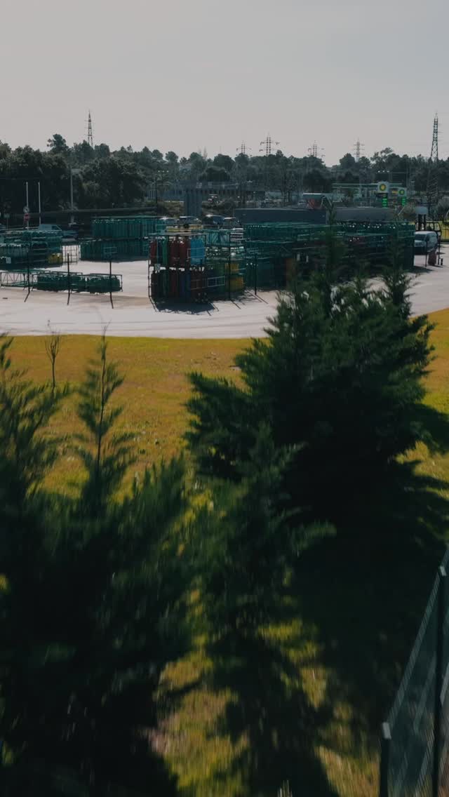 Eventos extremos não podem ser evitados.⛈️
Mas seus impactos podem (e devem) ser antecipados.
Chuvas intensas, alagamentos e deslizamentos desafiam diariamente o trabalho das Defesas Civis.
Sem dados em tempo-real, a resposta vira apenas reação.
Com monitoramento inteligente, ela se torna prevenção. 💡
A greenmetrics.ai apoia cidades brasileiras com tecnologia que transforma risco em decisão:
📍 Onde agir
⏰ Quando agir
👥 Como proteger vidas e bens
Não é sobre combater a natureza.
É sobre estar preparado para ela.
Vamos construir cidades mais resilientes juntos?
➡️ Fale com nossa equipe e leve o monitoramento inteligente para o seu município.
#cidadesinteligentes #defesacivil #resilienciaurbana #gestãoderiscos #smartcities mudançasclimáticas greenmetrics