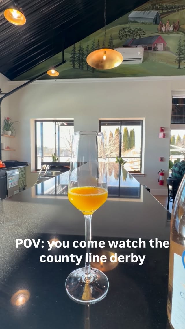 Avery’s cafe opens at 8am & the snowshoe race starts at 10am!☃️☕️ FREE TO WATCH
#averyscafe #flaghill #snowshoerace #countylinederby #newhampshire