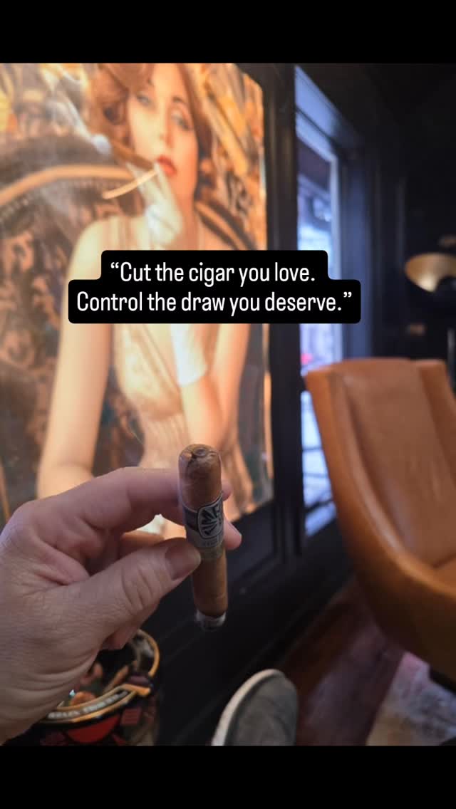 #cigarsmoker #cigarlife #premiumcigars #cigarlounge
#cigardraw tightdraw betterdraw smoothdraw
cigaraccessories cigargear smokebreeze