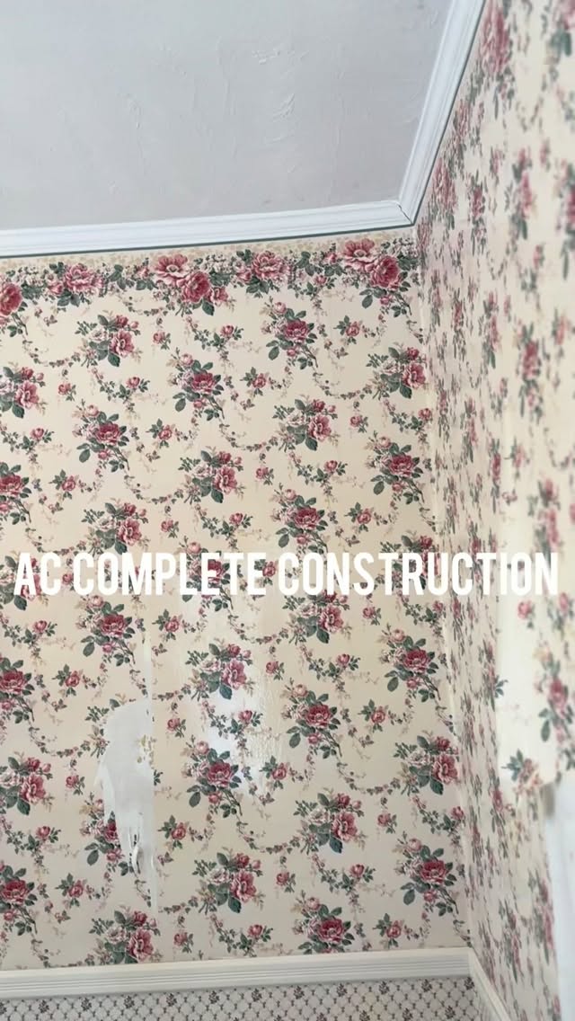 Wallpaper upgrade with box molding designs 🔥 Clean install, and a smooth finish on all the moldings with fresh paint. Client loved the new look and that’s what matters most.
#wallpaperinstallation #molding #accompleteconstruction #interiorupgrade