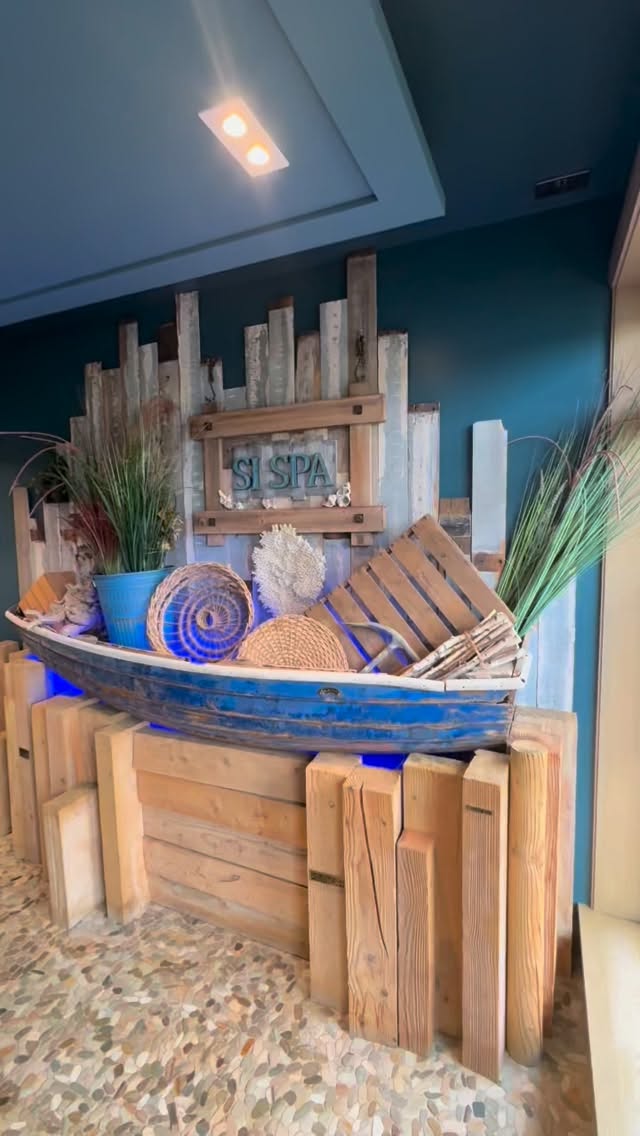 After the busiest time of the year, it’s our turn to press pause.
Today was all about switching roles… no treatments to give, no clients to look after - just time to relax, recharge and be looked after for a change.
A little thank you to the team for the hard work, long days and energy they bring all year round. Grateful for these ladies ❤️
#divalanark #spaday #teamwork