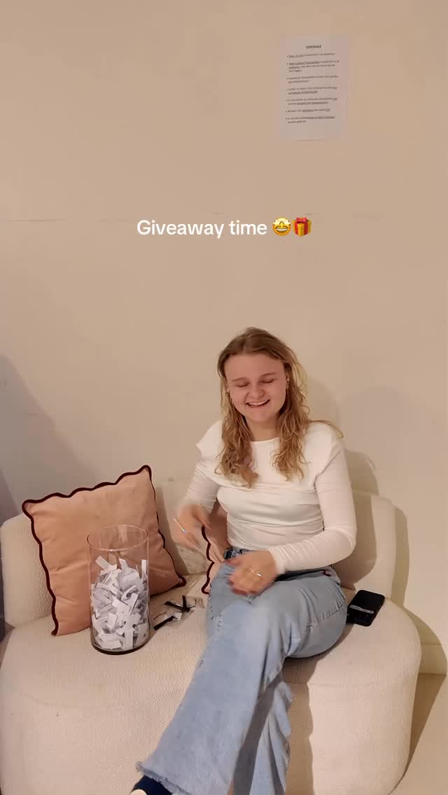 Proficiat aan alle winnaars! 🎉
GIVEAWAY RESULTATEN ✨
Dit zijn de 9 winnaars! 🥳
Gefeliciteerd aan:
👇👇👇
Kay Diamond Earstud zilver: @jinte_laureys_
Kay Diamond Earstud goud: @goossens_astrid
Trio Diamond Earcuff: @klara.franken
Small Ara Earcuff: @cleverscamille
Imprevu: @nona_vanengelandt
Noella Dee tas: @charlottedeclerck_
H&Y outfit: @stijnnotelaers
Top Colorfoul Rebel: @lauravanemelen
Bon Envii: Marie-Laure Decock
Stuur ons zeker een berichtje voor verdere details 💌
Bedankt aan iedereen die meedeed, er komen snel nieuwe acties aan 👀
