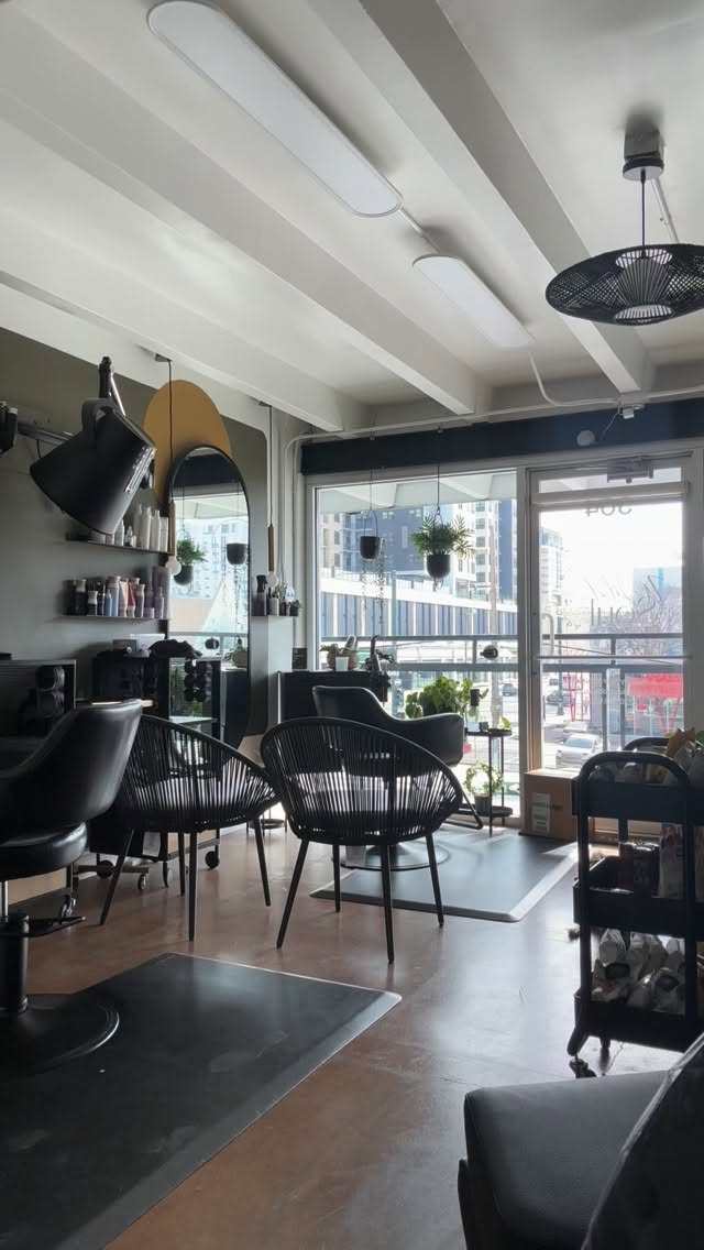 I became a hairdresser thinking I was signing up to do hair.
✨
What I didn’t know is that I was signing up to witness people. To hold the parts of their lives they don’t share anywhere else — the grief, the joy, the “I’ve never told anyone this but…”
✨
Having the chance to see the world through the eyes of so many stories is the greatest gift hair dressing has given me.