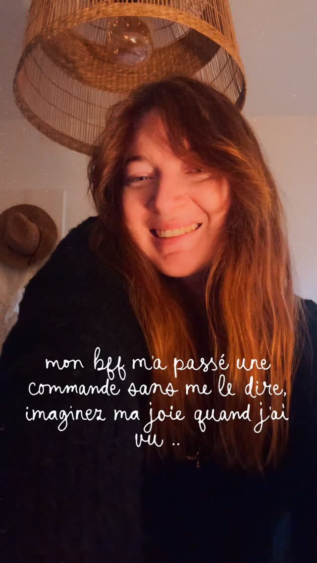 J’étais pas prête émotionnellement, voilà tout !
Derrière chaque visuel, il y a parfois bien plus qu’un simple projet, créer c’est aussi raconter des histoires qui comptent
Merci my love @k.circe_tt 🤍