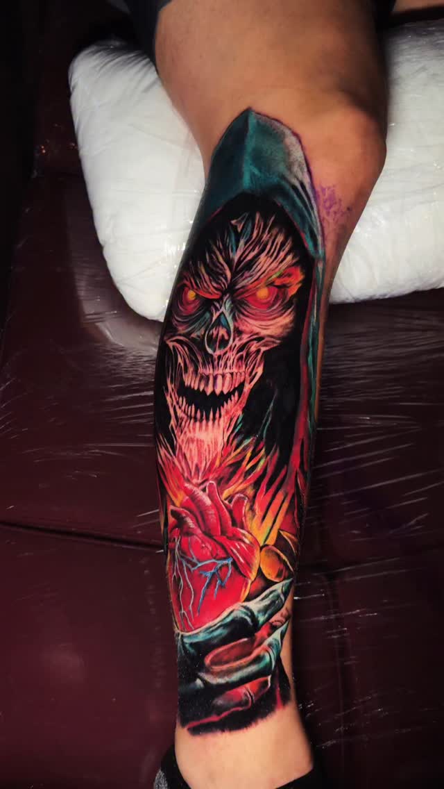 Work in progress on this grim reaper piece.
Background, face, and final highlights still to come.
First tattoo for @ptombarkiewicz and he sat like an absolute rock. Loving every second of this one. ⚒️🖤🔥
Bookings open🟢
Sponsored by @quantum_ink_uk ⚡️
Sponsored by @inkdoctortattoo 🌿
Done with @tattooeverythingsupplies @bishoprotary @inumbtattoo @inkdoctortattoo @quantum_ink_uk
@stagandbonestattoo #tattoos #tattoo #liverpool #liverpooltattoo #liverpooltattooartist