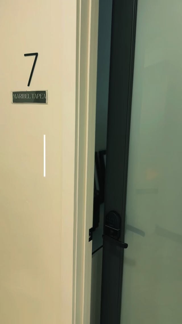 The love that goes into room 7 🥰💫
I handpick every detail to make sure you get the best of best. Treatments, akincare, luxurious blankets, etc.
Haven’t experience it yet? Make an appointment today and see what I can really do 😌
#utahcountyesthetician #glowyfacial #glassskingoals