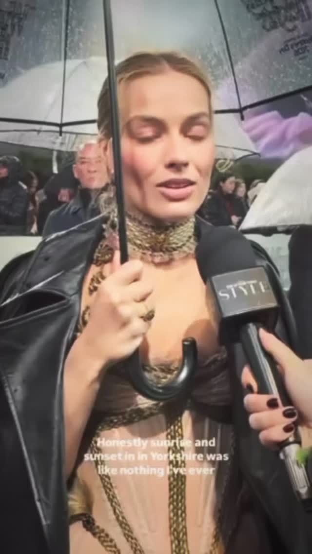 Margot Robbie says “get yer sen ta Yorkshire”
Come on…let us take you on a proper northern escape and go wild
#wutheringheights #visityorkshire #hebdenbridge