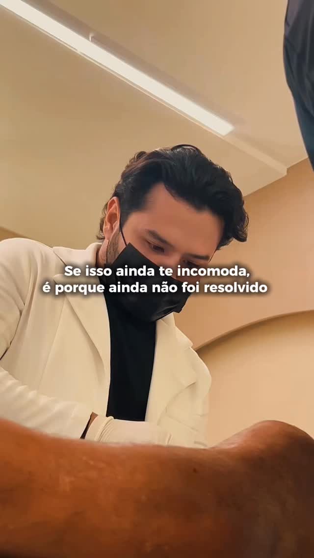 Você pode fingir que não liga.
Pode dizer que é detalhe.
Pode tentar se convencer de que “dá pra viver assim”.
Mas se o pensamento volta… se o incômodo aparece nos momentos mais íntimos… se você evita certas situações…
é porque lá no fundo ainda pesa.
E ignorar não resolve.
Decidir resolver, sim.
Autoestima não é sobre exagero.
É sobre eliminar aquilo que tira sua segurança e recuperar a tranquilidade de se sentir bem consigo mesmo.
👉 Se você sabe exatamente do que eu estou falando, me chama no Direct ou no WhatsApp e vamos conversar com discrição e seriedade.
#DrRhuanQueiroz #AutoestimaMasculina #ConfiançaMasculina #EsteticaMasculina #HarmonizacaoIntimaMasculina VidaReal