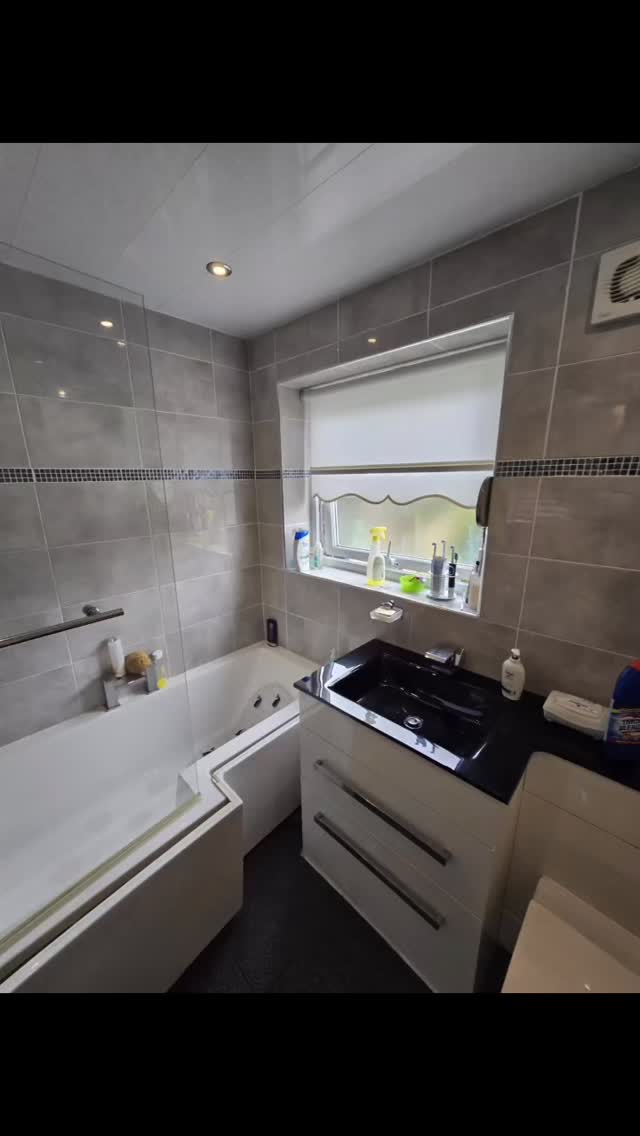 Just finished a full renovation of our customer’s new bathroom! We transformed it into a fully accessible showroom. Now it’s not only functional but also looks amazing!