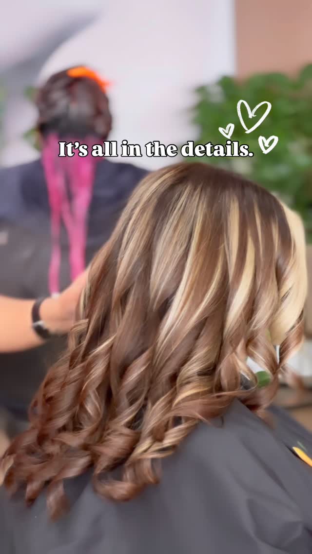 One thing we’re going to do is pay attention to the little details. ✨ Each curl, strand, style, and finishing touch are under our radar before you leave the chair (…and for those after-pics, of course 😉 📸 )
Book today for that main character energy. ♥️
.
.
.
.
#artehairstudio #rentonwa #bellevuewa #seattlesalon #pnwhair