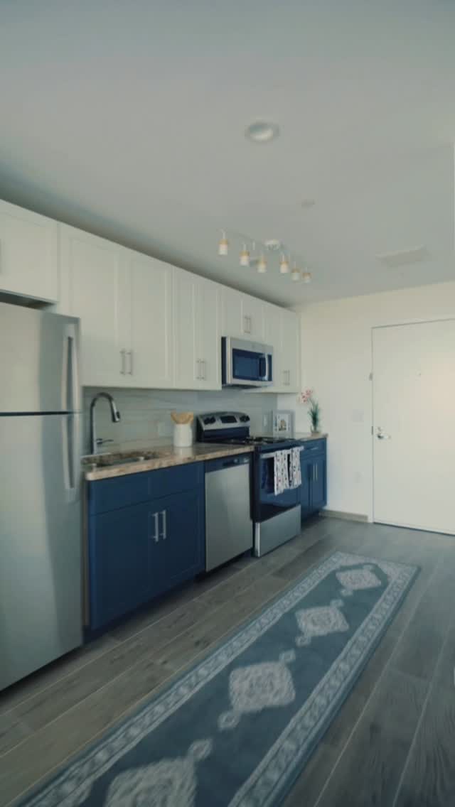 You donât want another apartment.
You want the one that changes the pace of your life.
Youâve toured the âluxuryâ spots.
Nice lobby. Polished finishes. Decent views.
But nothing felt like arrival.
Then you step into Hoyt Tower.
And itâs different.
The light pours in like it belongs to you.
The ceilings breathe.
The layout moves the way your life actually moves.
The skyline isnât just a view â itâs a reminder.
This isnât about countertops.
Itâs about stepping into the version of you thatâs been building behind the scenes.
The discipline.
The quiet grind.
The goals you didnât announce.
This space matches that energy.
Some apartments hold furniture.
Some hold momentum.
This one holds your next chapter.
If youâve been waiting for something that feels aligned â
this is it.
Message us to tour.
Your next move starts here.
#HoytTower #NewarkLiving #LuxuryApartments #ElevatedLiving #nextlevelliving