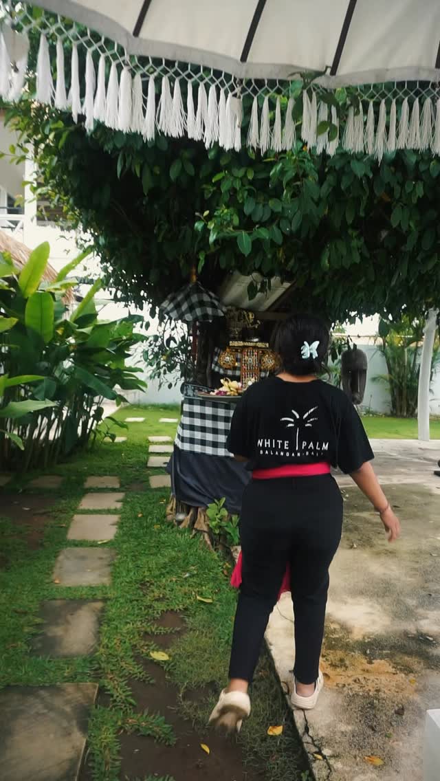 Every day, before work begins, gratitude comes first. Our team honors the day through mebanten.