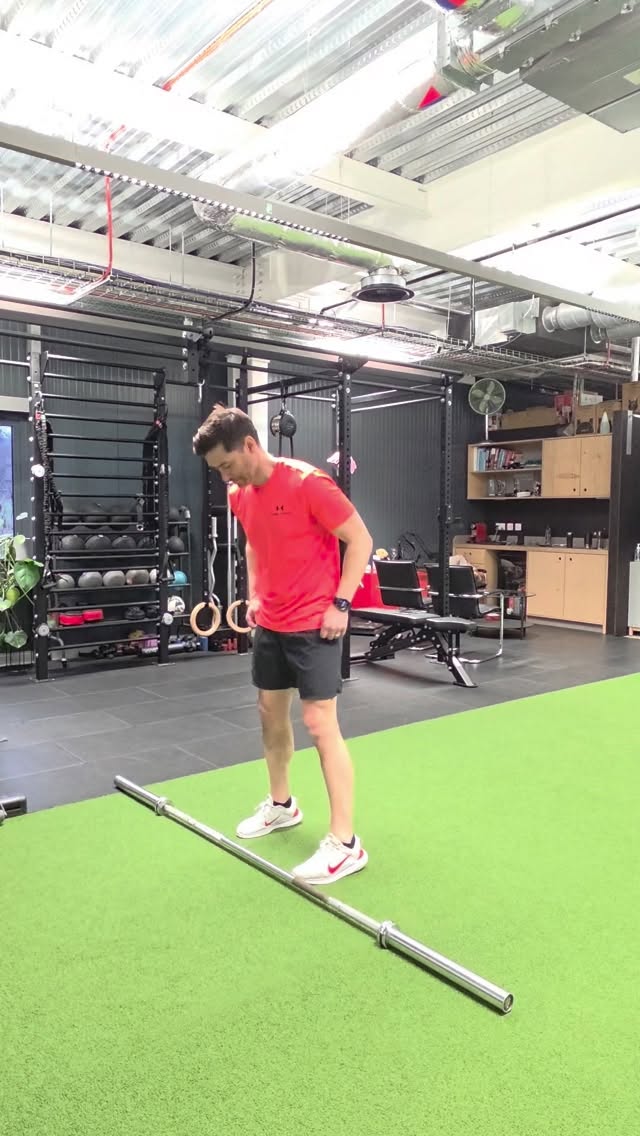Here's a little routine for you to try, all based on a 20kg olympic bar.
You can use the smaller 16kg bar or you can even put some added weights on the 20kg bar to suit. Remember it's the accumulative reps not the overall weight that will get you 😁
Starting from big to small muscle groups, keep focused on your form and technique the entire time, when this begins to fail then stop.
It's 10 reps of each and see how many circuits you can do!
10 Deadlifts
10 RDL's
10 Bentover Rows
10 Upright Rows
10 Hanging Cleans
10 Shoulder Press
10 Bicep Curls
10 Tricep Press
Enjoy!