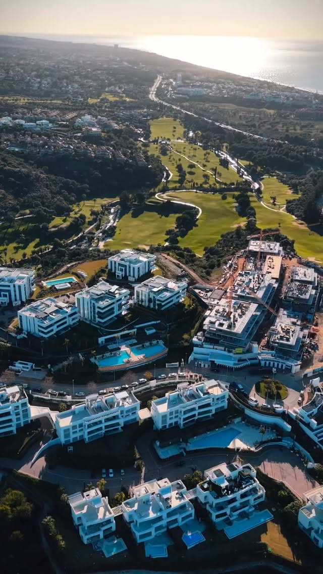 Today at our Open House Signature Proprieties Marbella has been absolutely amazing ☀️✨
Come and join us to discover this beautiful apartment now for sale — where luxury living meets elegant presentation.
Looking to organize a stress-free, beautifully executed open house? We make it easy and seamless for you. From luxurious presentation and stunning displays to delicious food, professional service staff, drinks, and entertainment — we’ve got everything covered.
📞 Get in contact with us now: 0034 602 687 187
Let’s create an unforgettable open house experience together.
#Marbella #MarbellaCatering #PrivateChef #OpenHouse #LuxuryLiving MarbellaRealEstate EventCatering